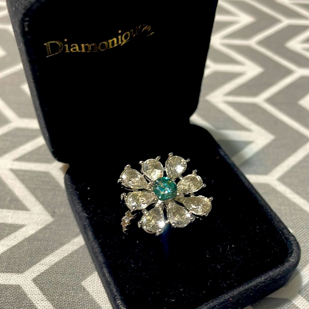 Floral Moissanite ring, Size 5.5. 1.40 ct